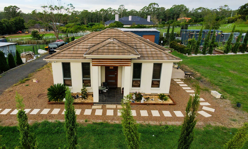A Grand 1-Hectare Estate: The Pinnacle of Semi-Rural Luxury