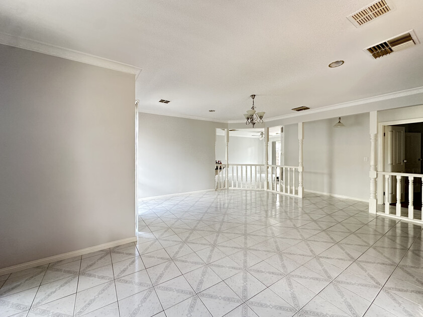 Spacious Family Living in a Prime Seabrook Location