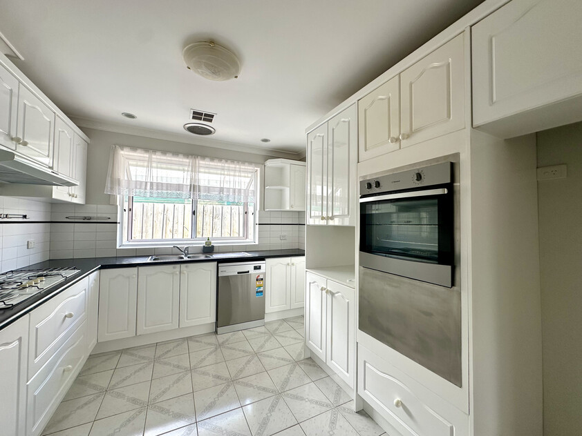 Spacious Family Living in a Prime Seabrook Location