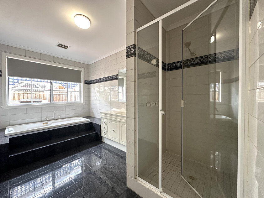 Spacious Family Living in a Prime Seabrook Location