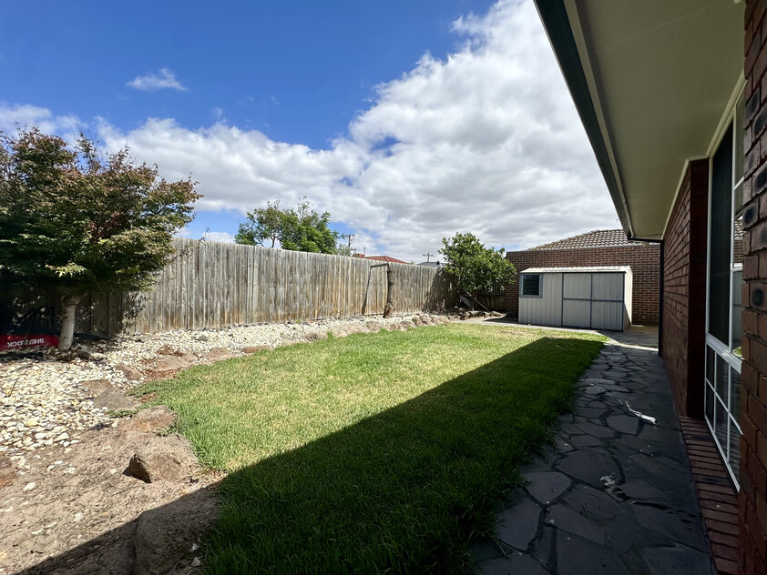 Spacious Family Living in a Prime Seabrook Location