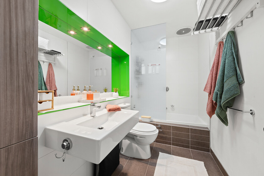Renovated Single-Level Villa with Courtyard Gate to the Park and Playground
