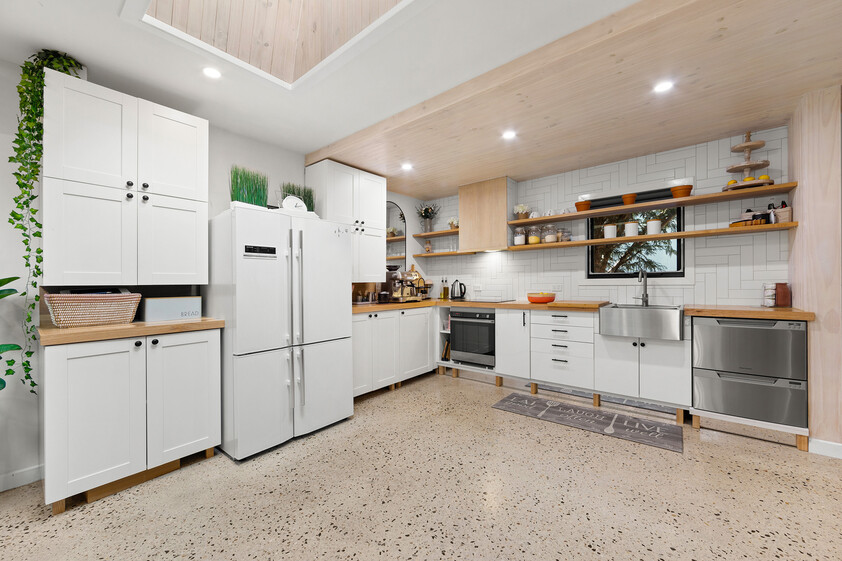 Renovated Single-Level Villa with Courtyard Gate to the Park and Playground