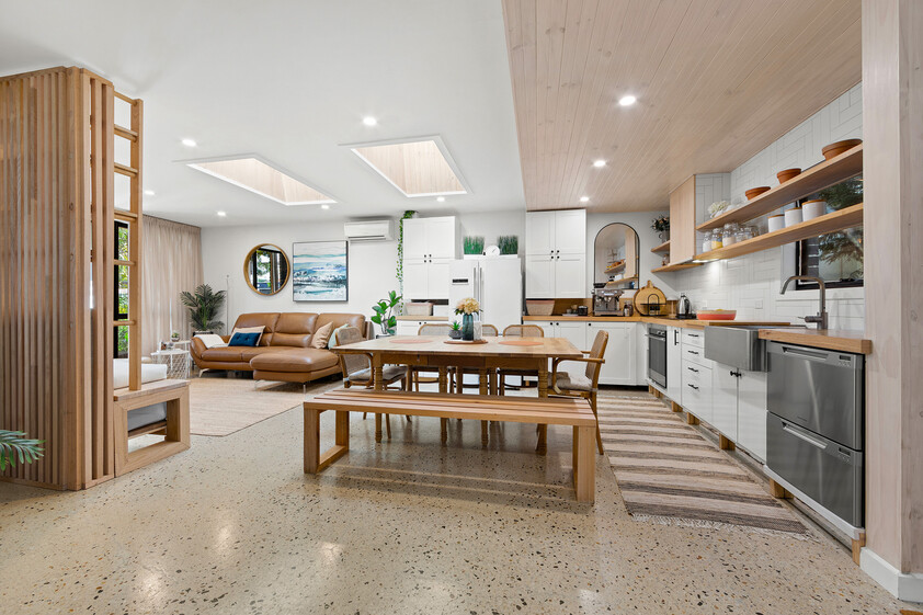 Renovated Single-Level Villa with Courtyard Gate to the Park and Playground