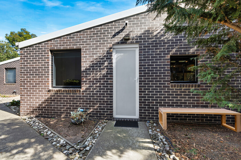 Renovated Single-Level Villa with Courtyard Gate to the Park and Playground