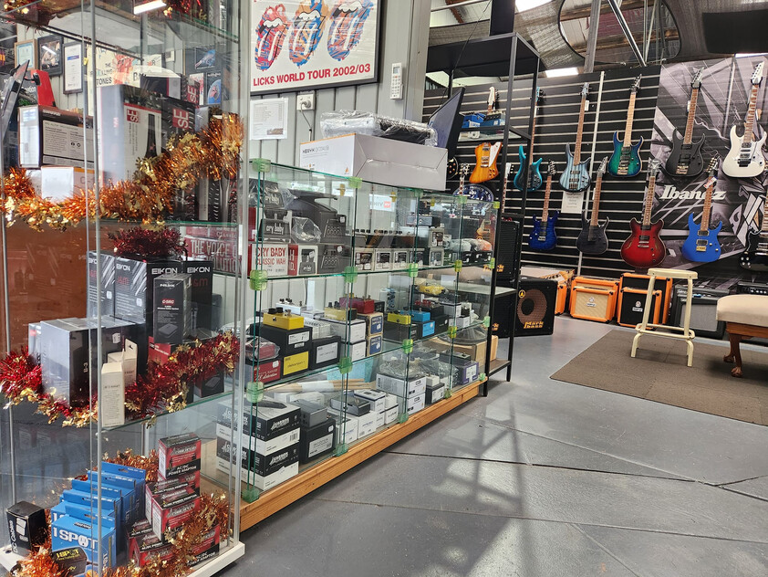 Retail music store and music school
