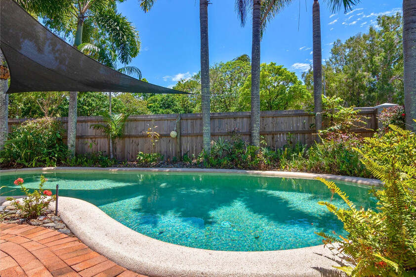 200m to Four Mile Beach | Furnished Townhouse | Lifestyle + Income Flexibility