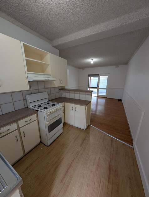 Rare Ground-Floor Unit with Huge Private Garden Opposite Arndale Shopping Centre!