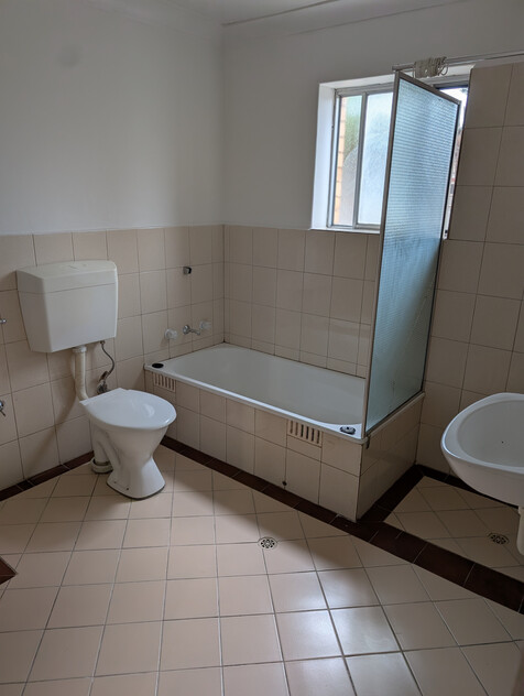 Rare Ground-Floor Unit with Huge Private Garden Opposite Arndale Shopping Centre!