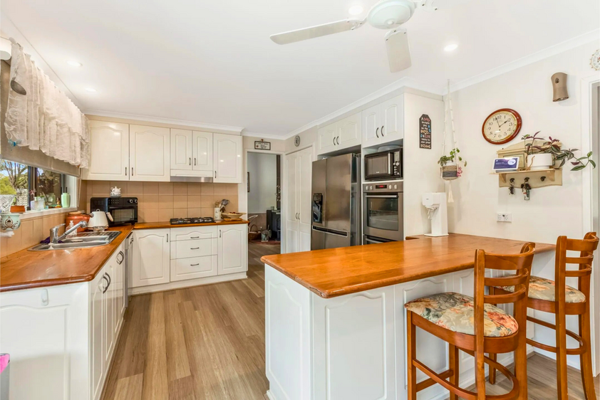 Spacious Family Acreage Retreat with Pool, Shed & Solar on 8.5 Acres