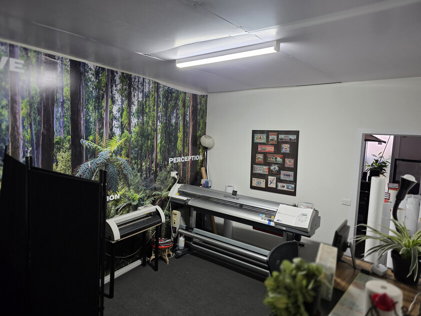 Turnkey Screen Printing & Signage Production Facility