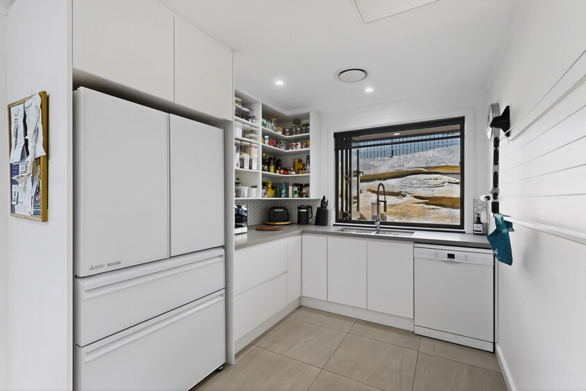 Newly Renovated Resort-Style Family Retreat Backing Onto Reserve, Spa, Designer Kitchen & Private Entertaining