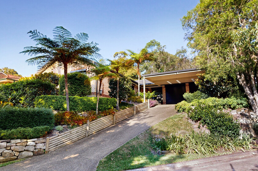 Newly Renovated Resort-Style Family Retreat Backing Onto Reserve, Spa, Designer Kitchen & Private Entertaining