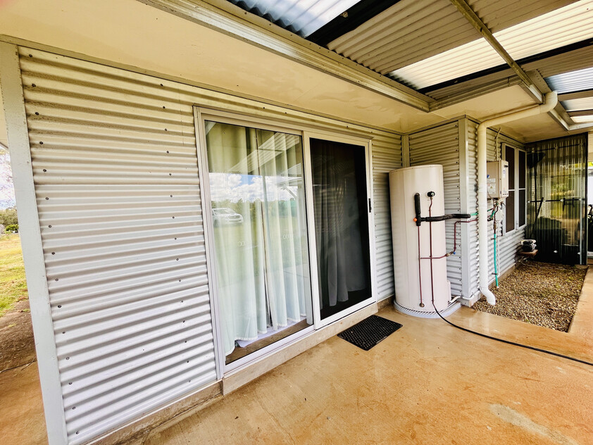 Modern Off-Grid Living that ticks all the boxes!