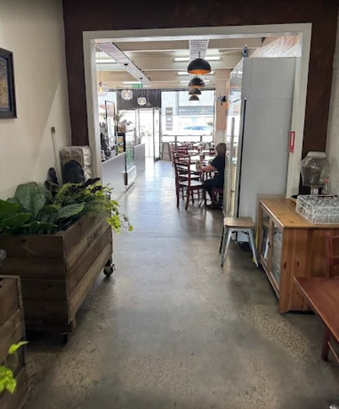 Established Cafe/Restaurant Strong Local Following & Proven Performance
