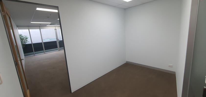 COMMERCIAL OFFICE SPACE FOR LEASE - IDEAL FOR SMALL BUSINESS - FLEXIBLE LEASE TERMS