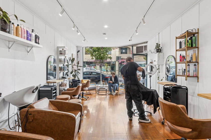 Prime Boutique Retail Space in Church Street - Richmond