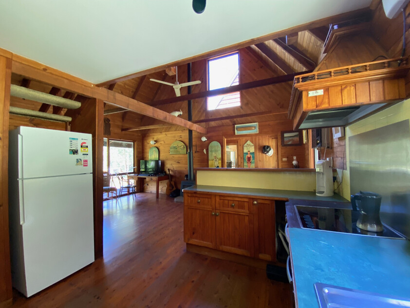 Beautiful Cedar home on tranquil acreage an hour from Wahroonga