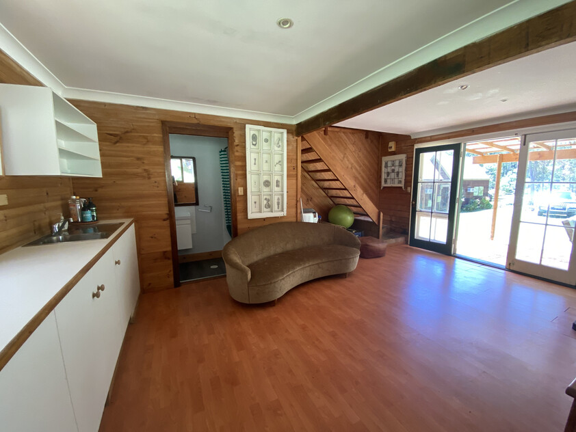 Beautiful Cedar home on tranquil acreage an hour from Wahroonga