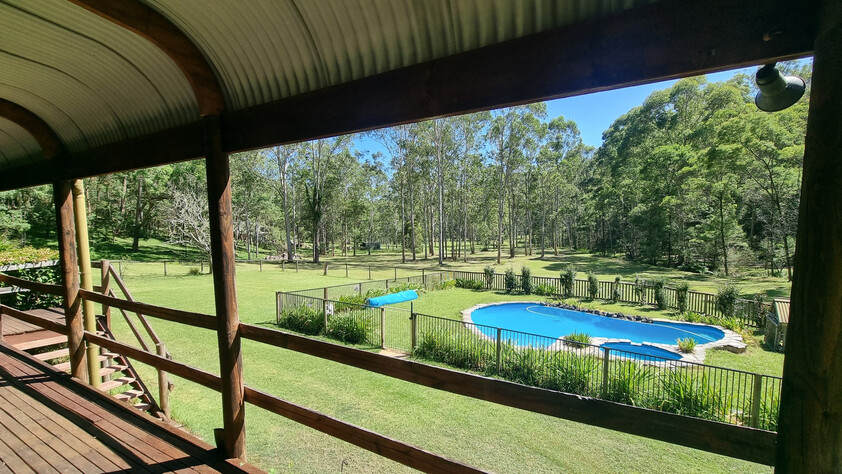 Beautiful Cedar home on tranquil acreage an hour from Wahroonga