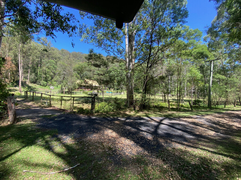 Beautiful Cedar home on tranquil acreage an hour from Wahroonga