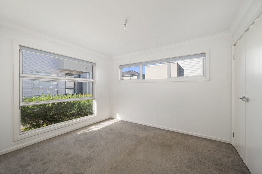 Walk to Middle Gorge Station | Stylish Low-Maintenance Living