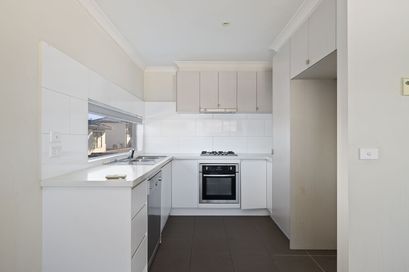 Walk to Middle Gorge Station | Stylish Low-Maintenance Living