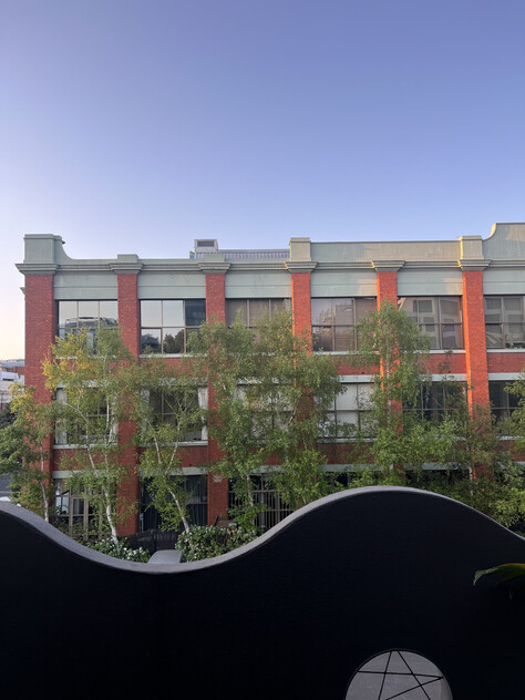 Furnished, spacious, comfortable, quiet Collingwood duplex - 3-8 WEEK FLEXIBLE LEASE
