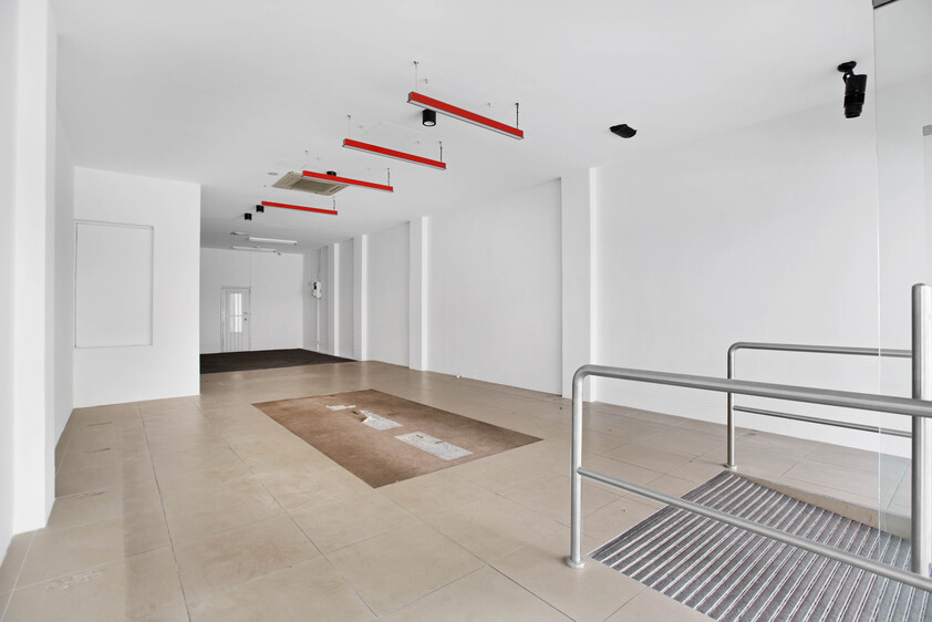 SITUATED CENTRE-MOST POSTION ALONG BELMORE ROAD SHOPPING STRIP : HIGH EXPOSURE : RETAIL, MEDICAL SUITE : OFFICE