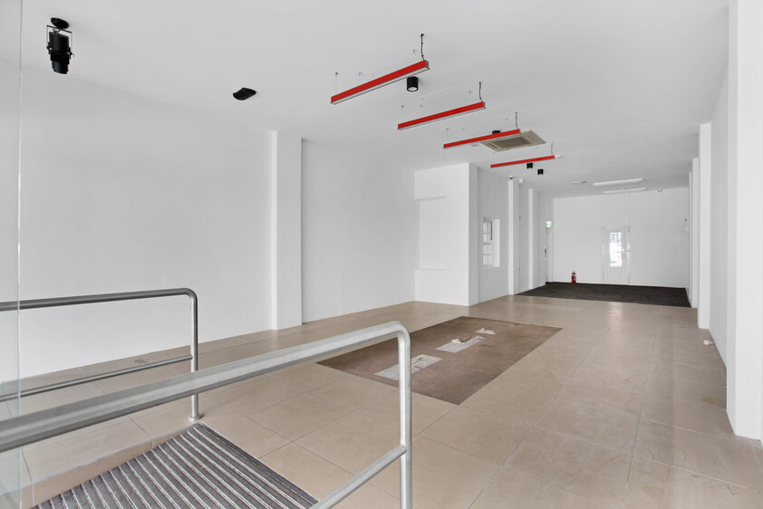SITUATED CENTRE-MOST POSTION ALONG BELMORE ROAD SHOPPING STRIP : HIGH EXPOSURE : RETAIL, MEDICAL SUITE : OFFICE
