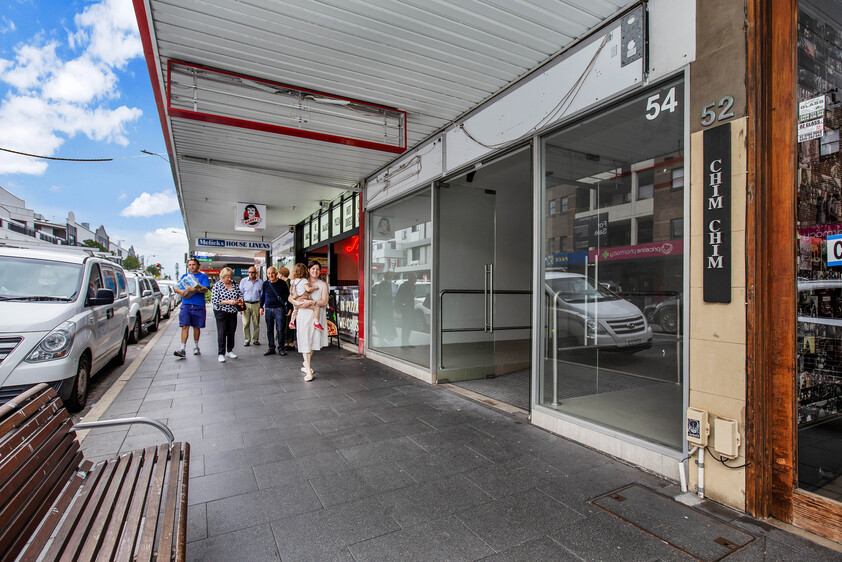 SITUATED CENTRE-MOST POSTION ALONG BELMORE ROAD SHOPPING STRIP : HIGH EXPOSURE : RETAIL, MEDICAL SUITE : OFFICE