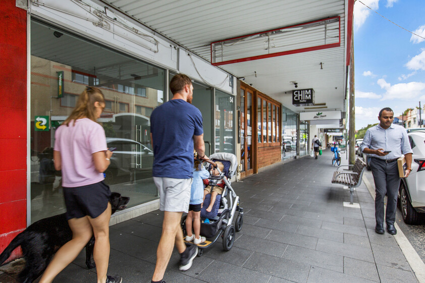 SITUATED CENTRE-MOST POSTION ALONG BELMORE ROAD SHOPPING STRIP : HIGH EXPOSURE : RETAIL, MEDICAL SUITE : OFFICE