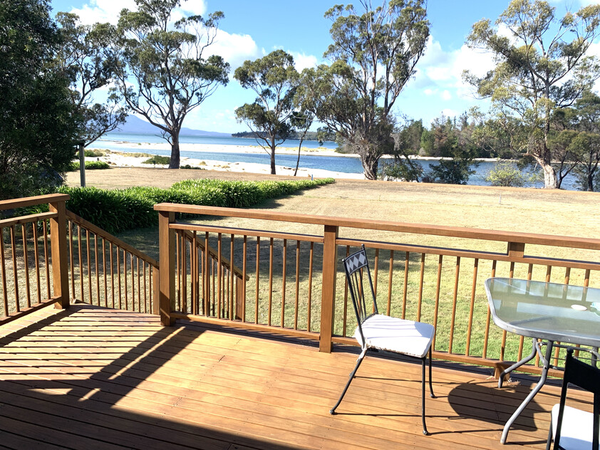 Affordable Coastal Escape with Direct Water Access -Orford