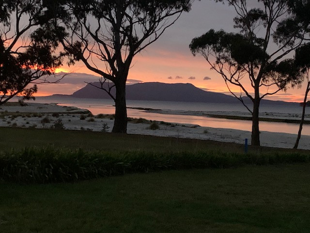 Affordable Coastal Escape with Direct Water Access -Orford