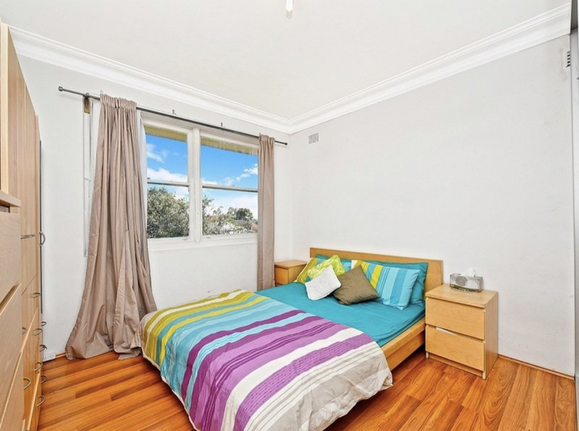 2 bedroom with lockup garage