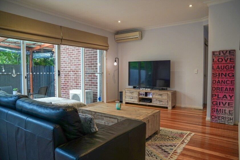 2 Bedrooms + Study in the heart of Moorabbin Central