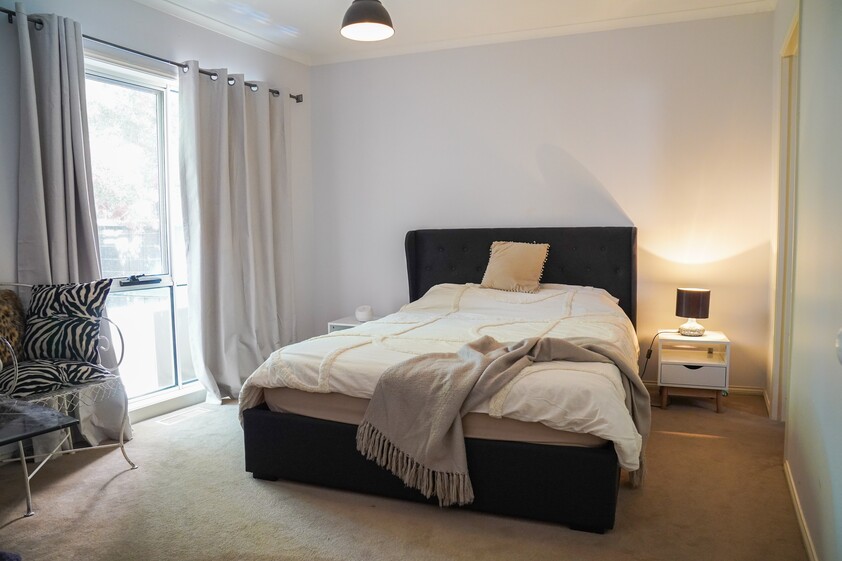2 Bedrooms + Study in the heart of Moorabbin Central