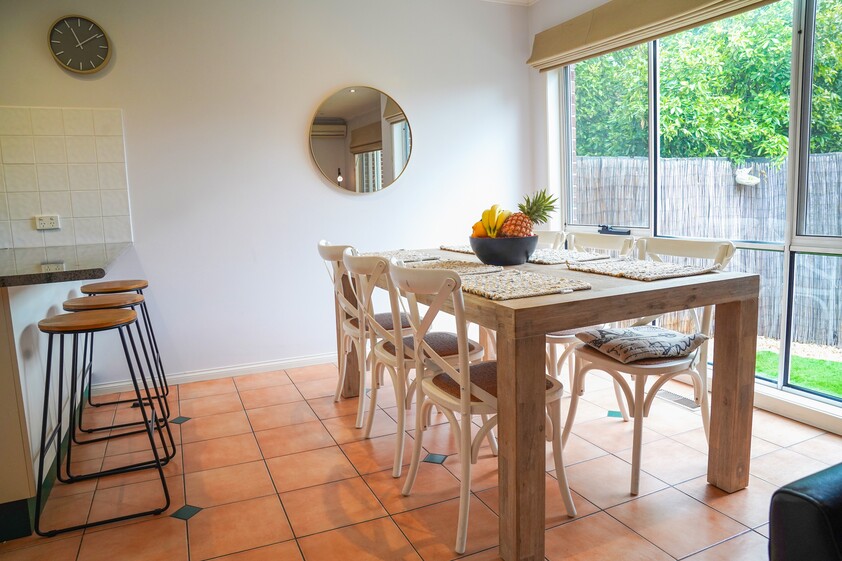 2 Bedrooms + Study in the heart of Moorabbin Central