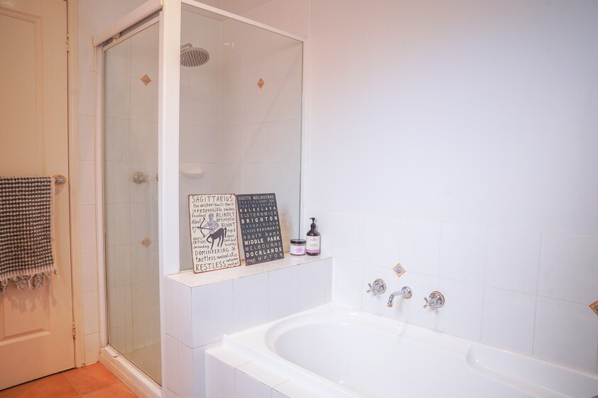 2 Bedrooms + Study in the heart of Moorabbin Central