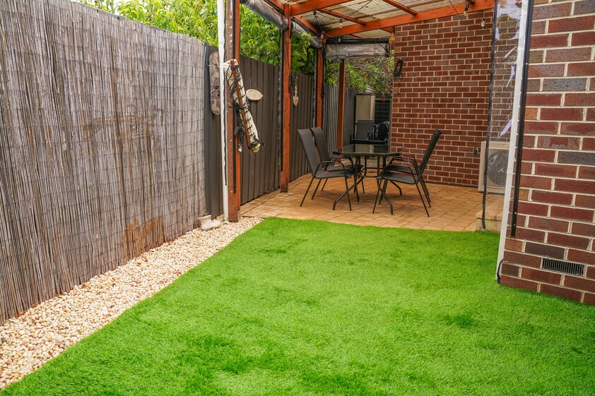 2 Bedrooms + Study in the heart of Moorabbin Central
