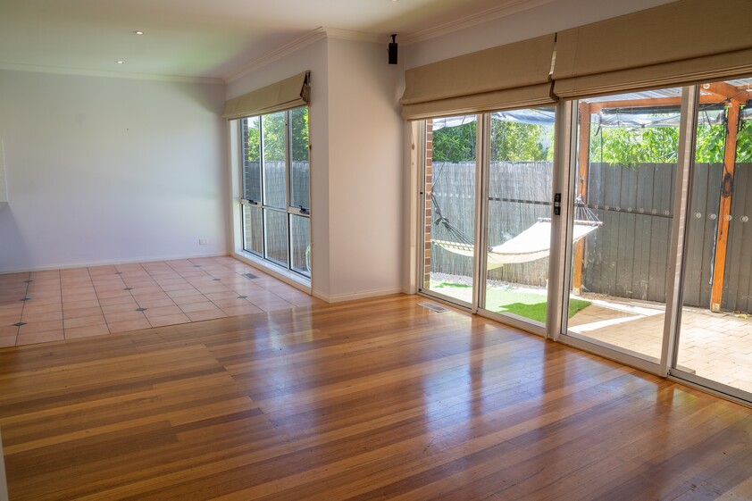 2 Bedrooms + Study in the heart of Moorabbin Central