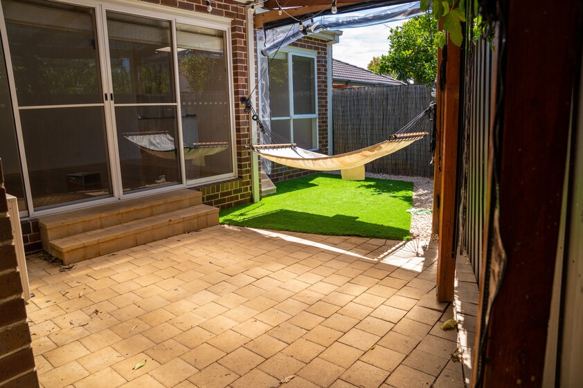 2 Bedrooms + Study in the heart of Moorabbin Central