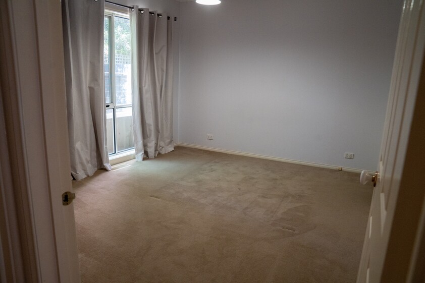 2 Bedrooms + Study in the heart of Moorabbin Central
