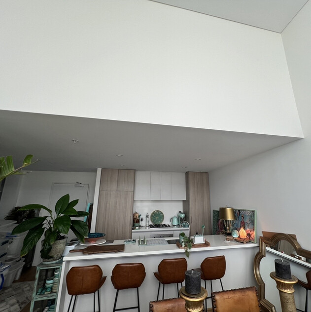 STUNNING 3 BEDROOM, 2 BATHROOM TOP FLOOR PENTHOUSE APARTMENT WITH SWEEPING NORTH FACING VIEWS