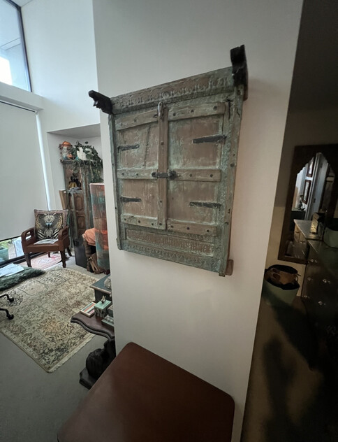 STUNNING 3 BEDROOM, 2 BATHROOM TOP FLOOR PENTHOUSE APARTMENT WITH SWEEPING NORTH FACING VIEWS