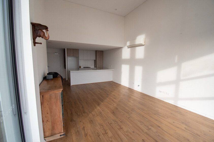 STUNNING 3 BEDROOM, 2 BATHROOM TOP FLOOR PENTHOUSE APARTMENT WITH SWEEPING NORTH FACING VIEWS