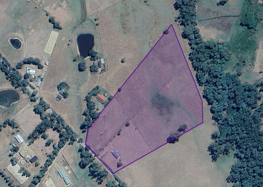 Prime Lifestyle Acreage with Creek Frontage & Quality Infrastructure