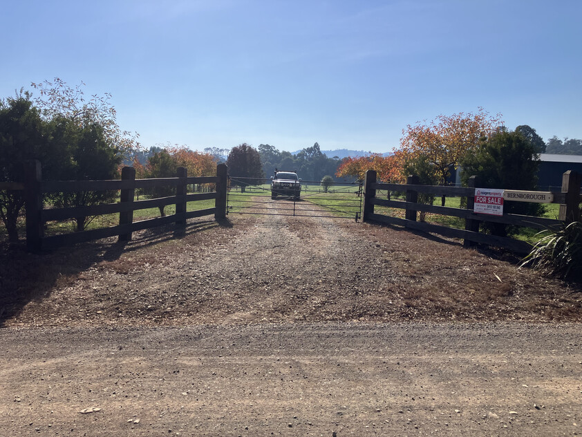 Prime Lifestyle Acreage with Creek Frontage & Quality Infrastructure
