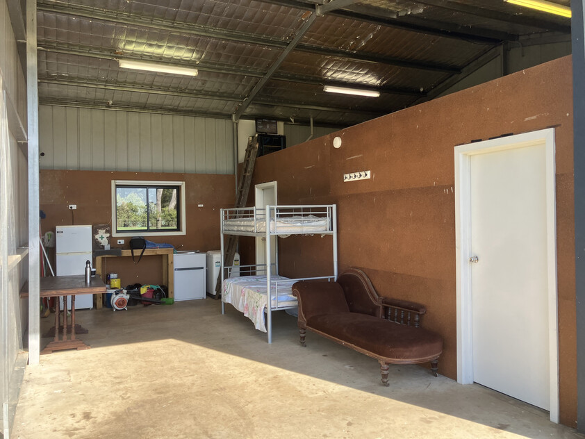Prime Lifestyle Acreage with Creek Frontage & Quality Infrastructure