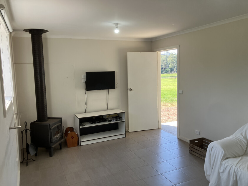 Prime Lifestyle Acreage with Creek Frontage & Quality Infrastructure